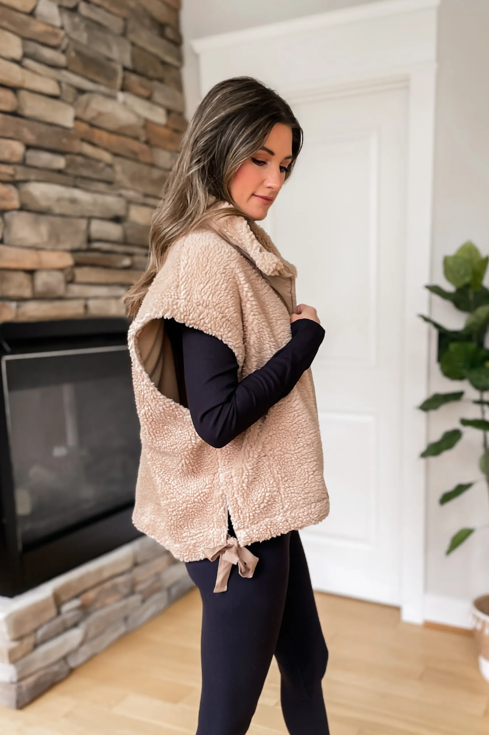 Finley Oversized Fleece Vest - Tan Beige