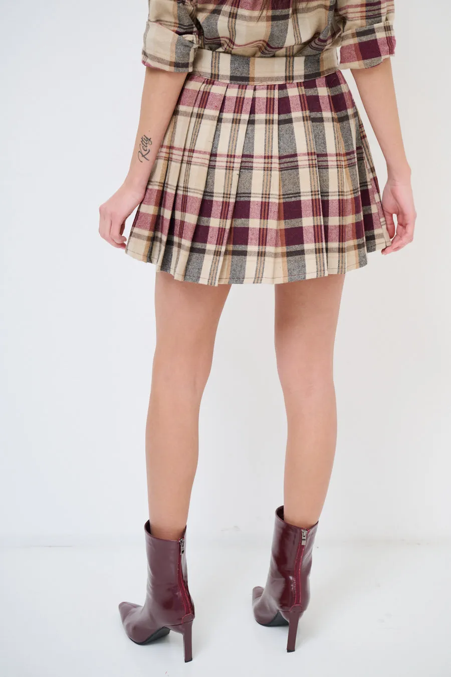 Short plaid pleated skirt wholesale