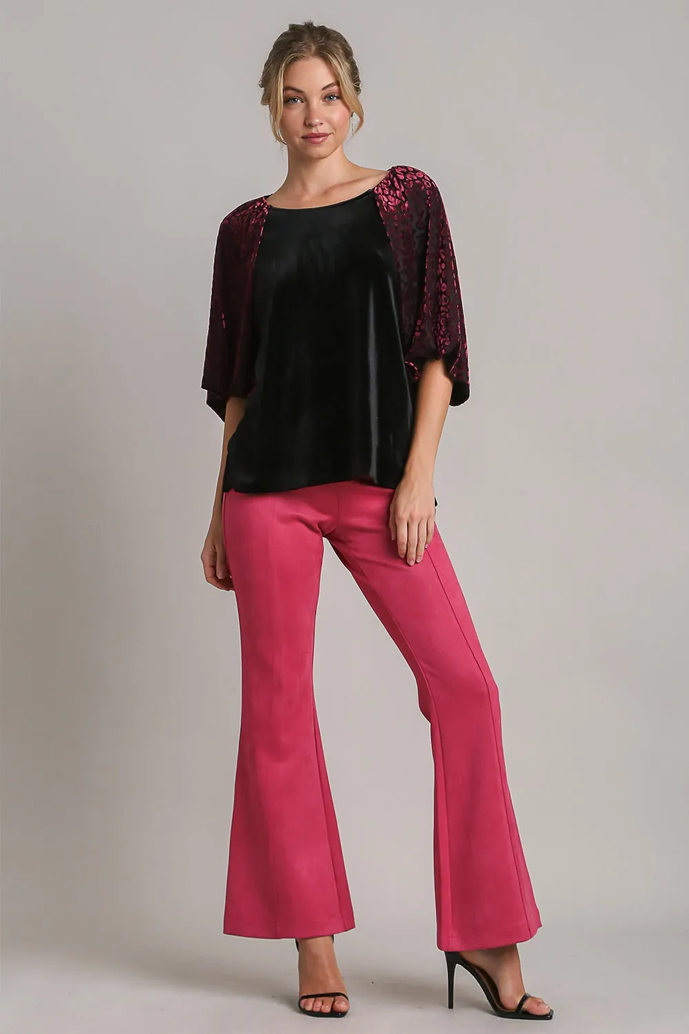 Umgee Women's Black Velvet Top with Round Neck & Pinkish Leopard Prints Balloon Sleeve